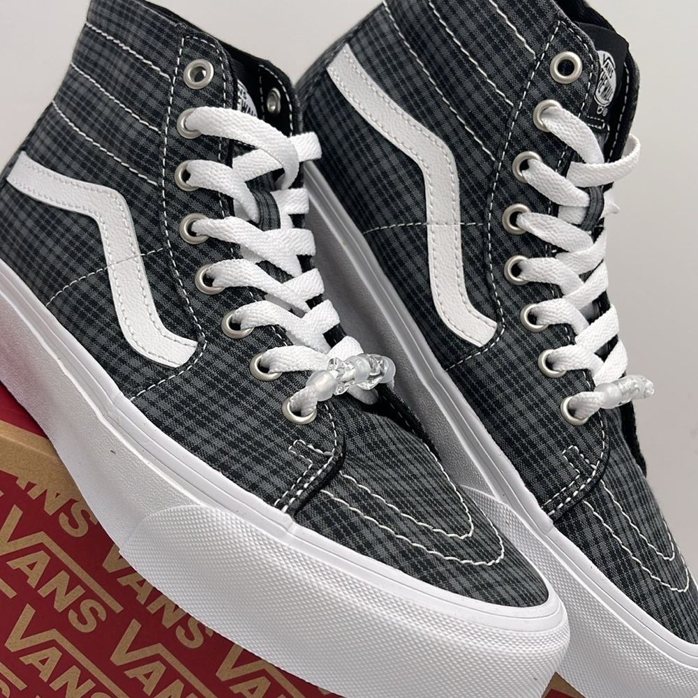 Vans Men’s Sk8-Hi Tapered Uv Beads Black
VN0009QPBM8
Sneakers - Picture 7 of 16